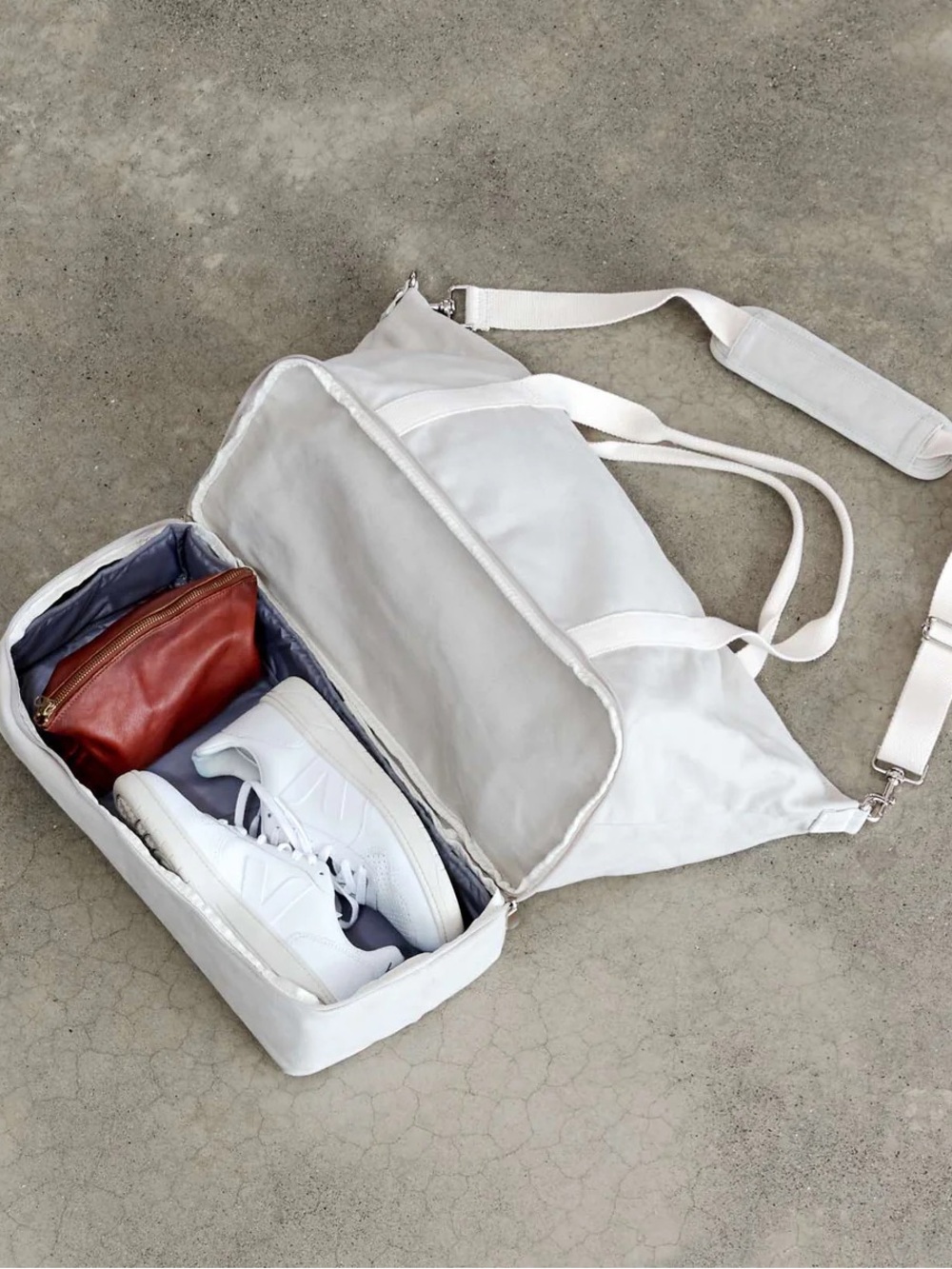 Lo & Sons Canvas Weekender Duffel Bag in Light Beige - Picture 4 of 13